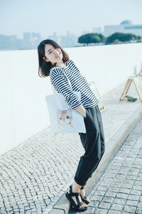 AYX SPORTS-自由潜水比赛，潜入海底的宁静世界，自由潜水视频