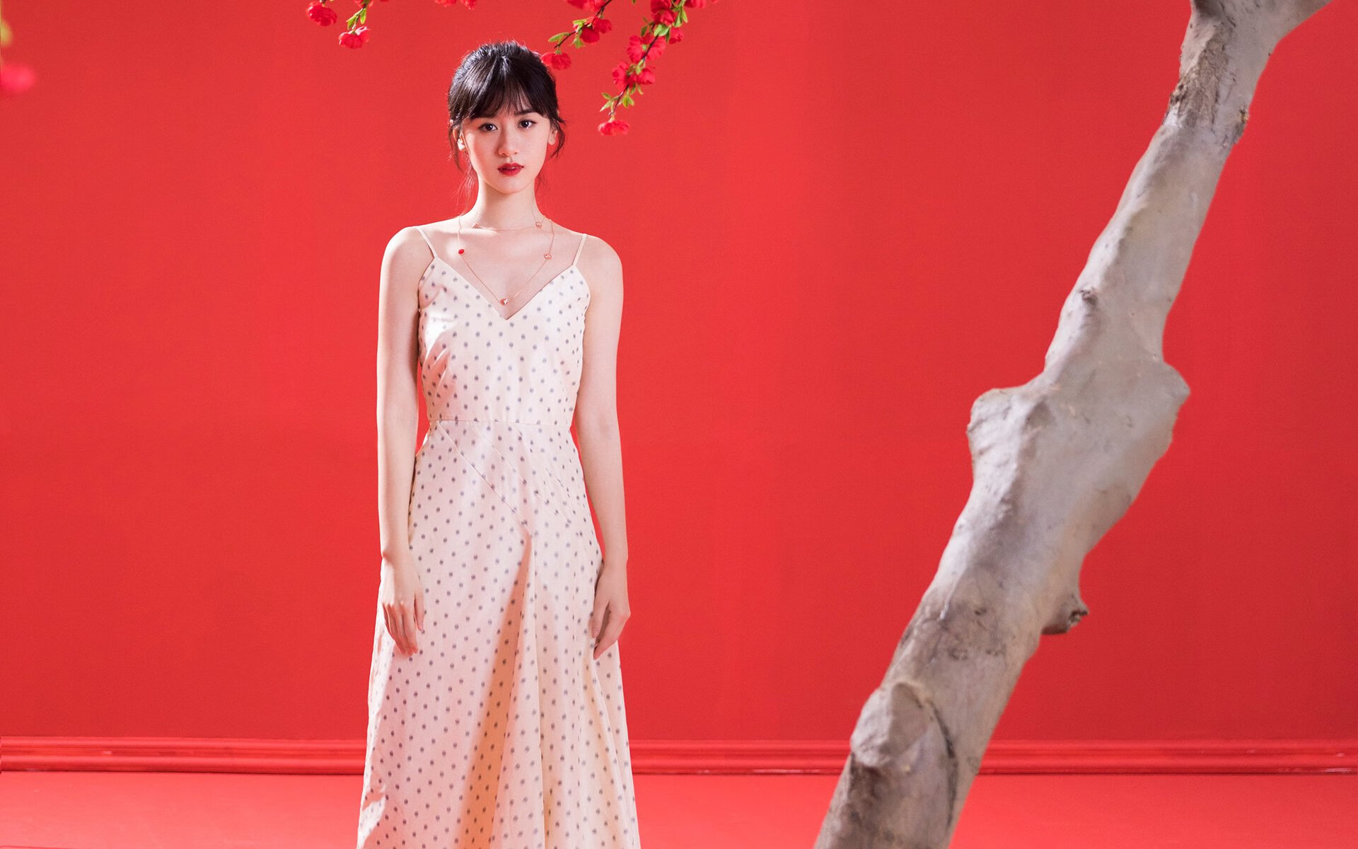 爱游戏中国官方登录入口网站-国足教练组研究多国战术风格融合，国足教练团队成员