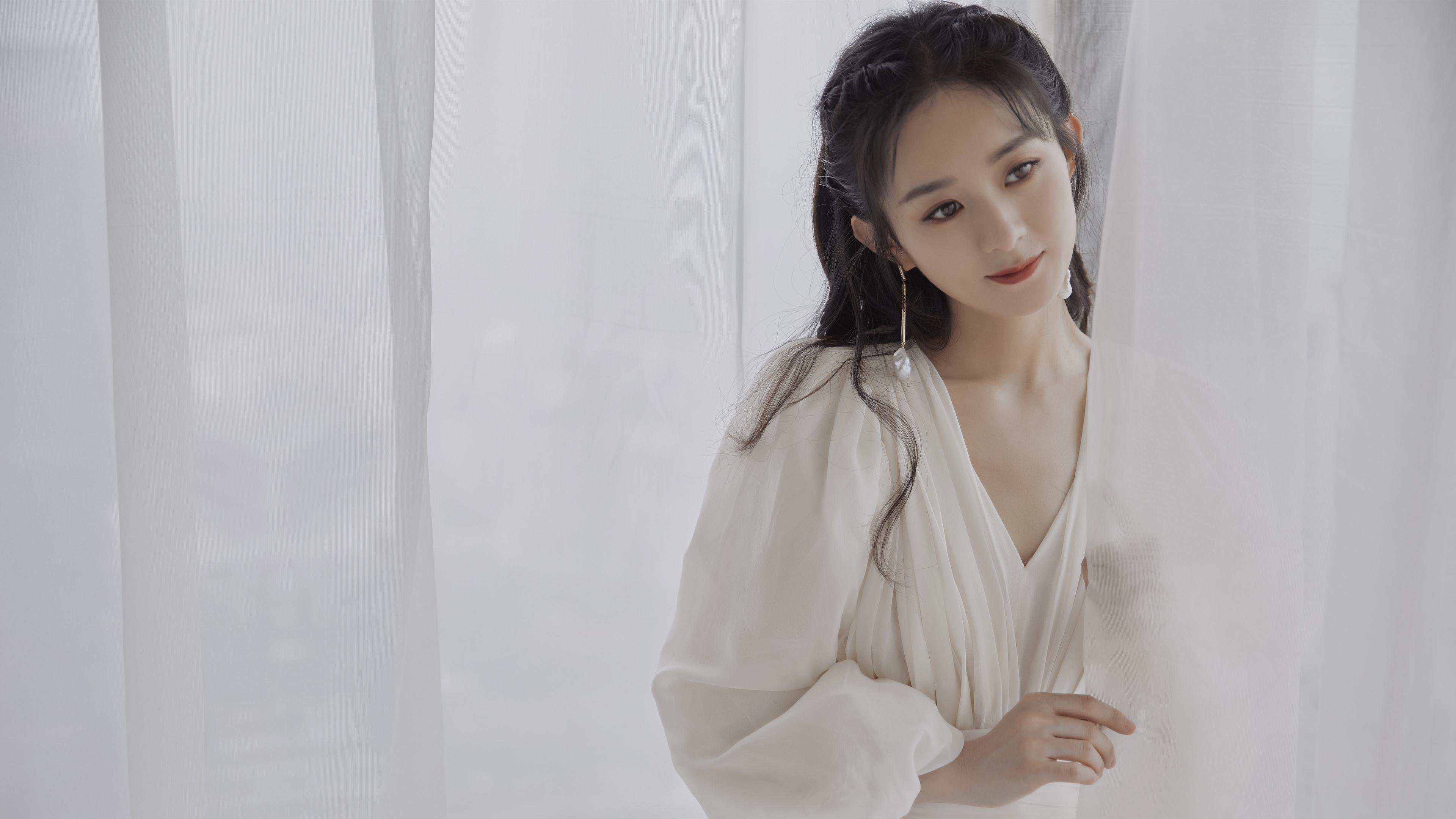 曼联官宣续约卡塞米罗,铁腰将继续镇守中场,曼联门将卡罗尔