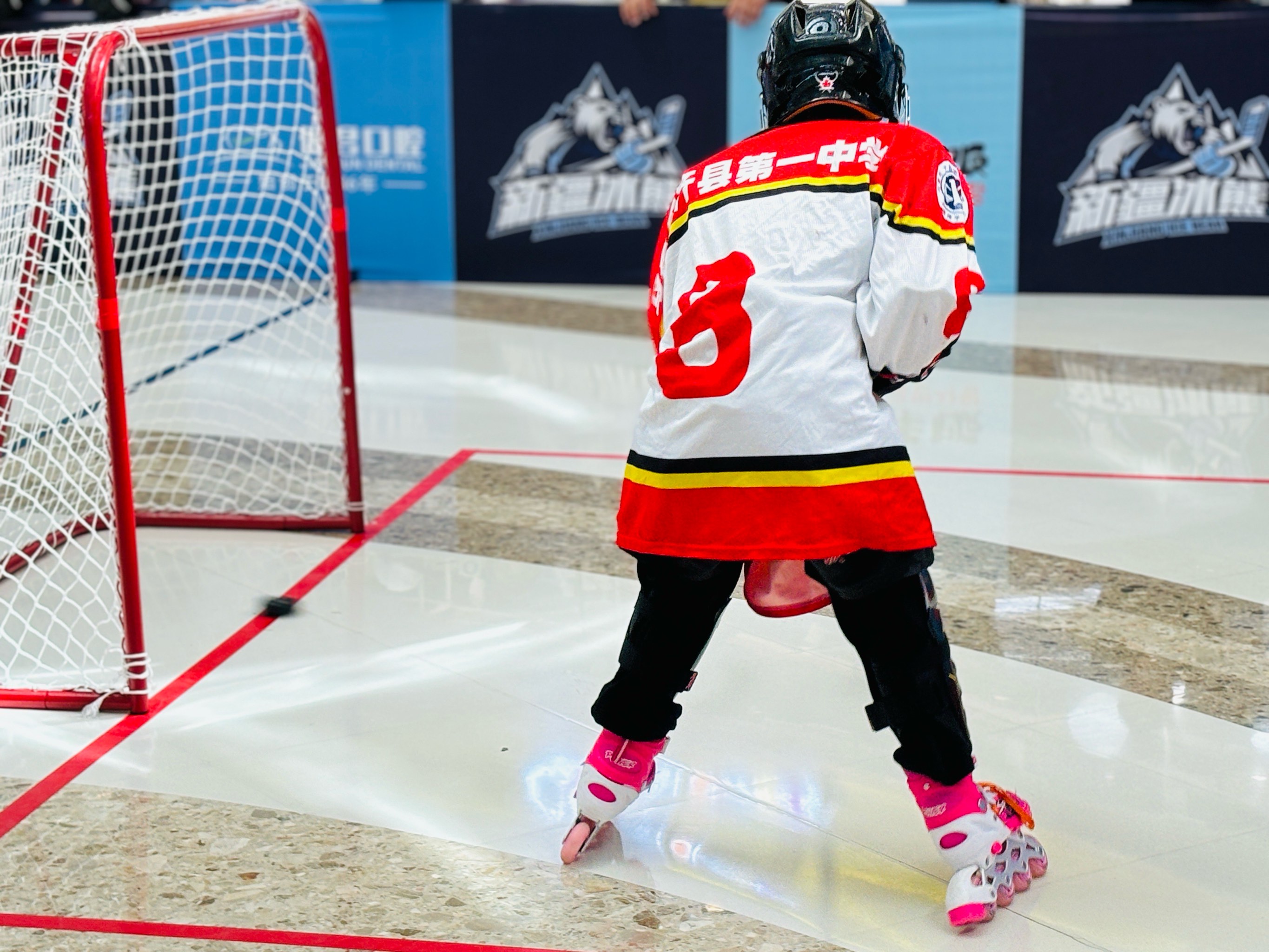 包含爱游戏:冰球赛季结束，总决赛的精彩瞬间回顾的词条