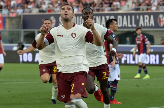 包含爱游戏体育：意甲萨勒尼塔纳的进攻风格备受瞩目的词条