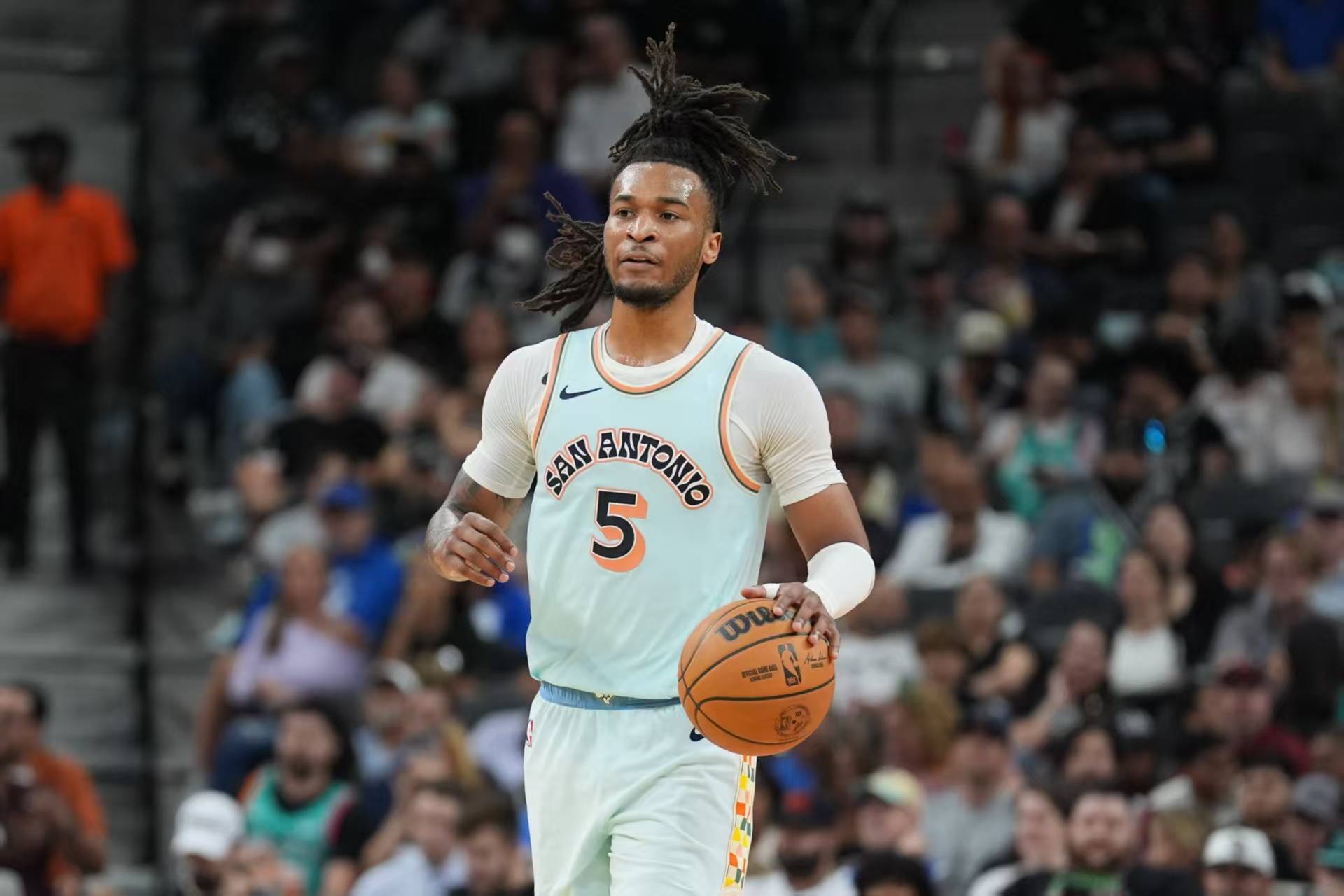 爱游戏官网:NBA联盟的新赛季展望：谁将成为最大的黑马？