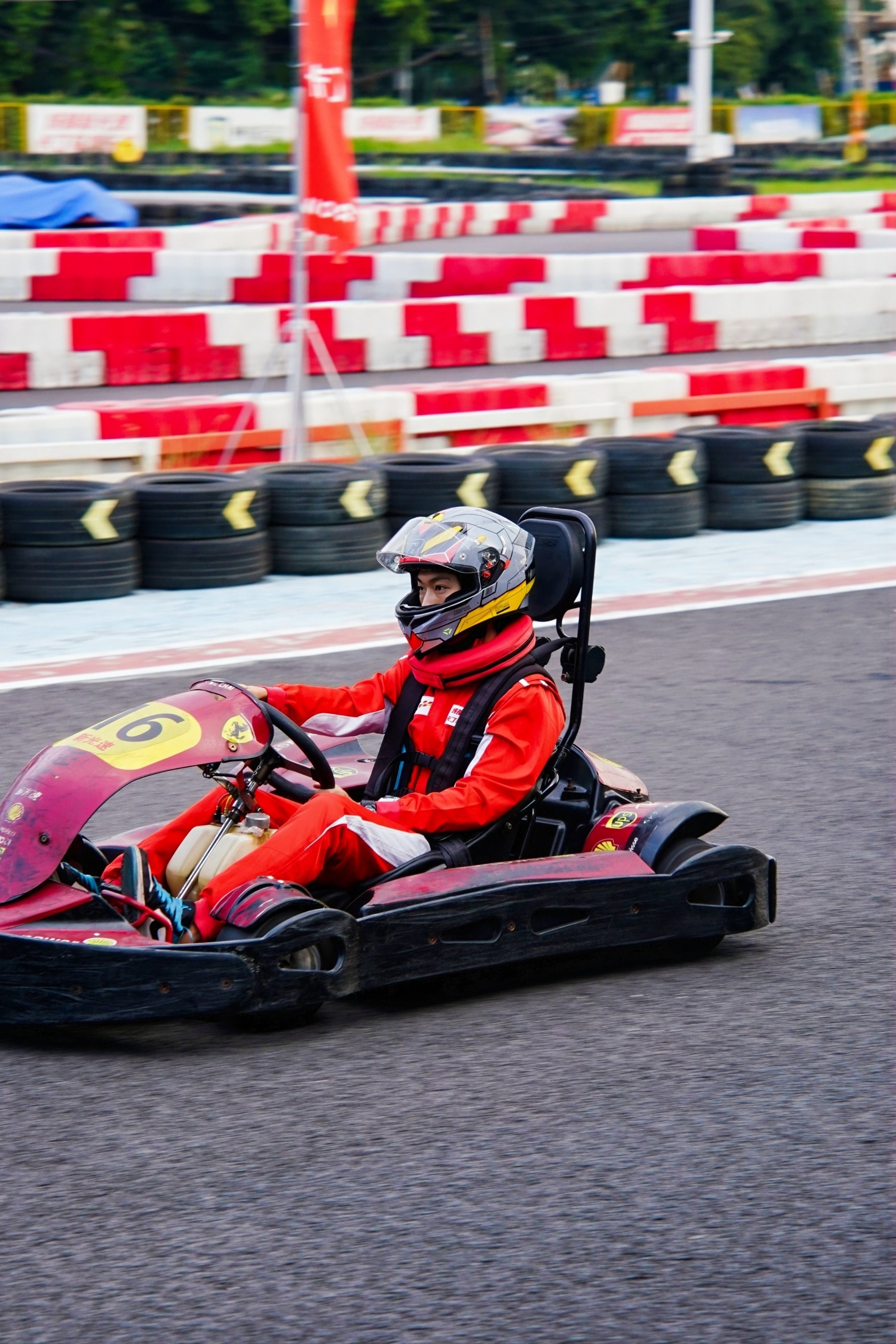 爱游戏:场地赛车，弯道超车惊险刺激的简单介绍